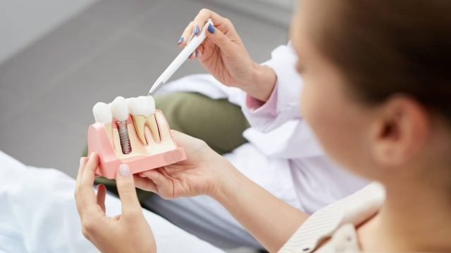 Gdzie wykonać implanty zębów w 1 dzień