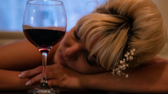 Depresja alkoholowa — jak rozpoznać i pokonać ten cichy problem