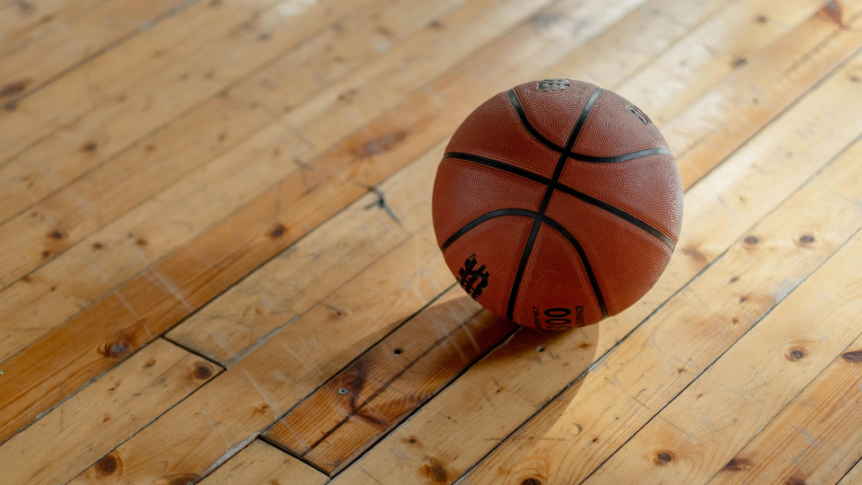 Prezenty dla fana sportu – inspiracje, które będą strzałem w dziesiątkę!