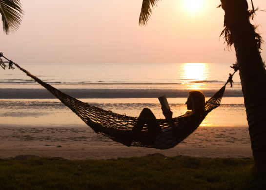 EKUZ na wakacjach – jak wyrobić kartę i zadbać o zdrowie za granicą?