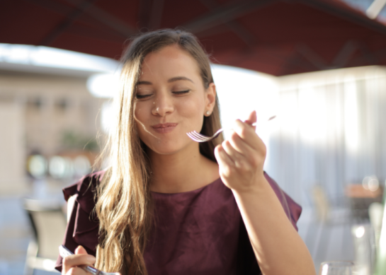 W jakim jedzeniu jest dużo sodu i ile sodu dziennie potrzebuje organizm?