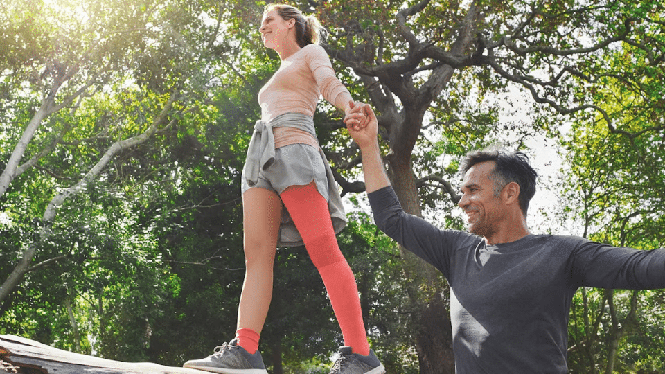 Porównanie metod leczenia obrzęku limfatycznego: dlaczego kompresjoterapia jest kluczowa?