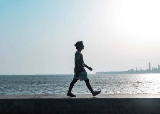 Ile kroków dziennie dla zdrowia mózgu? Nowe badania obalają mit o 10 tysiącach