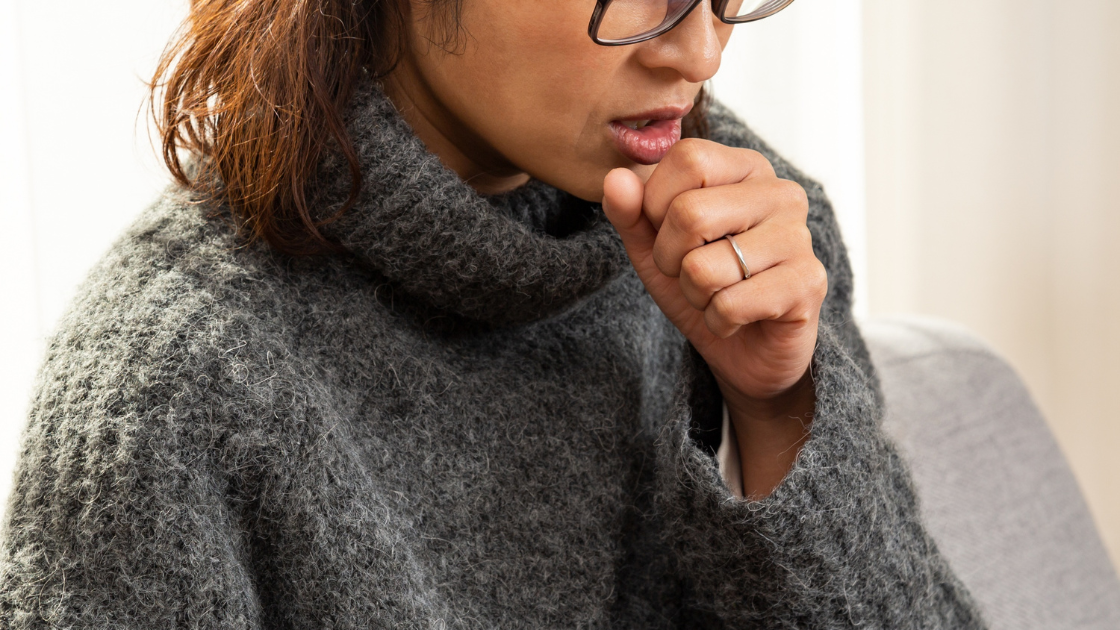 Lekarze obserwują wzrost zakażeń COVID-19. Nowy wariant wirusa rozprzestrzenia się szybciej